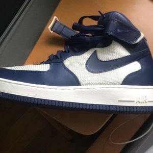 Air Force one mid